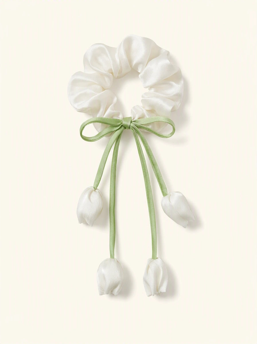 Wavy hem tulip scrunchie by TRLab Shop, a stylish hair accessory with a wavy hem design and vibrant tulip pattern.
