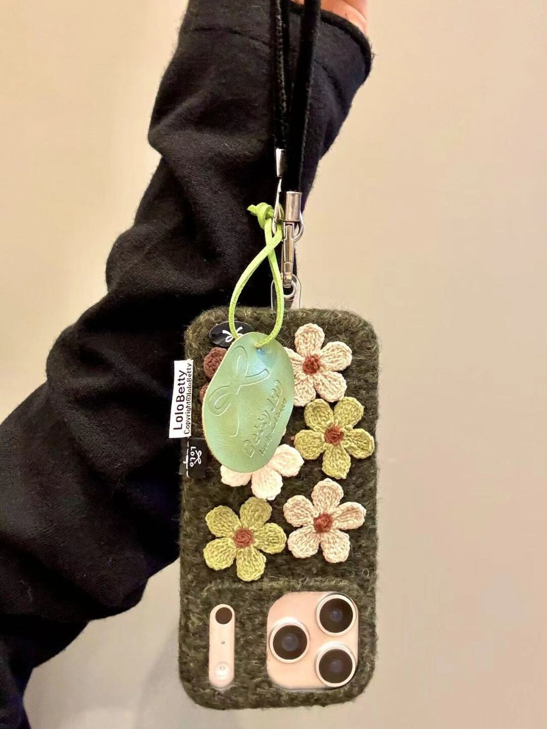Embroidered Flower Phone Case - TRLab Shop