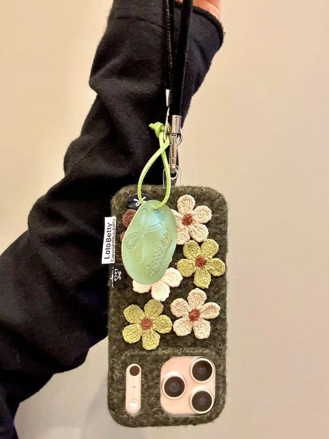 Embroidered Flower Phone Case - TRLab Shop