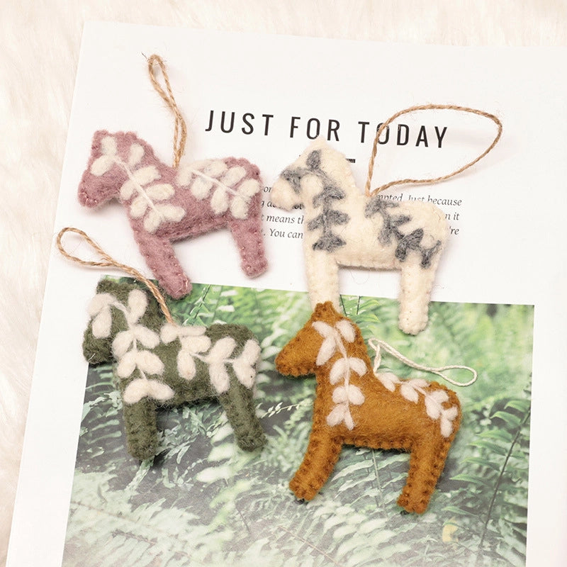 Felted Spring-Leaf Ponys Charm - TRLab Shop