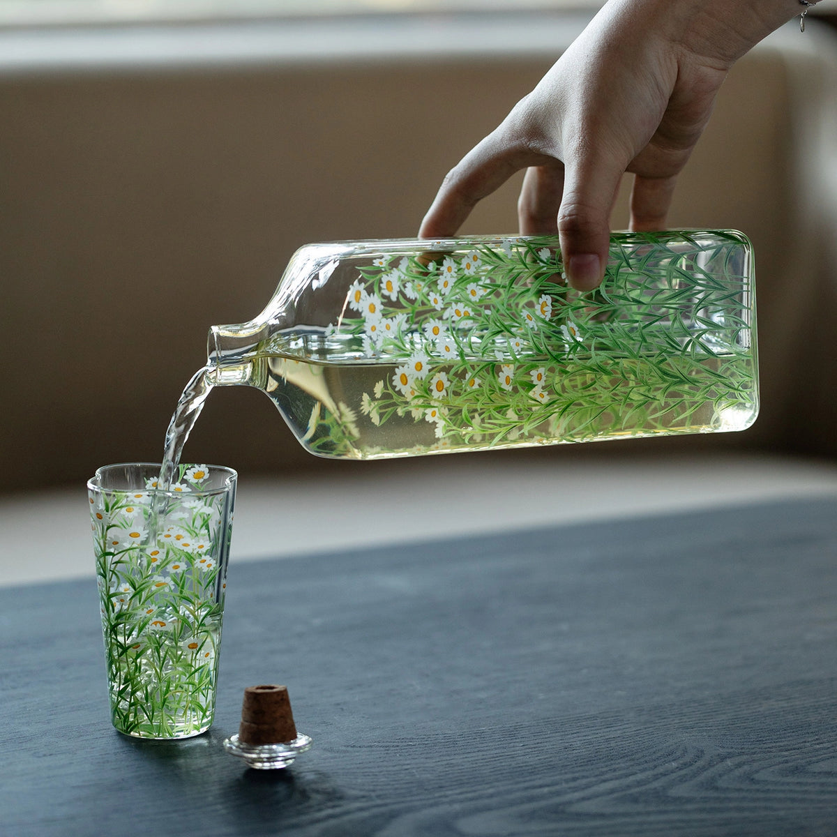 Fresh Daisies Glass Cold Brew Bottle