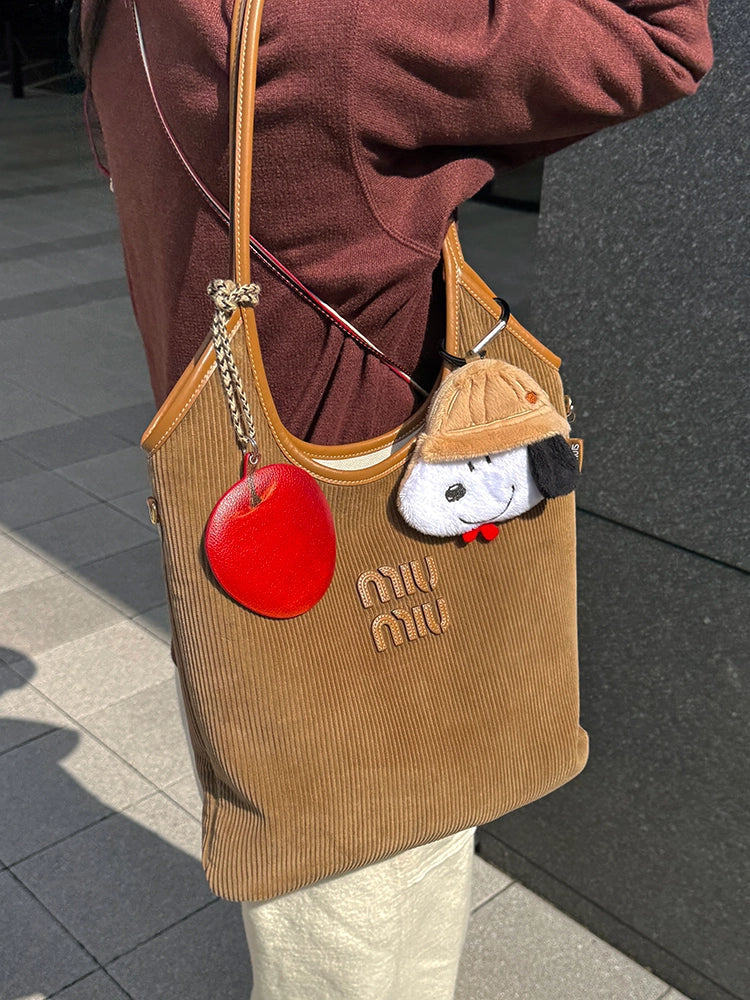 Black Cat & Apple Double-Sided Charm - TRLab Shop