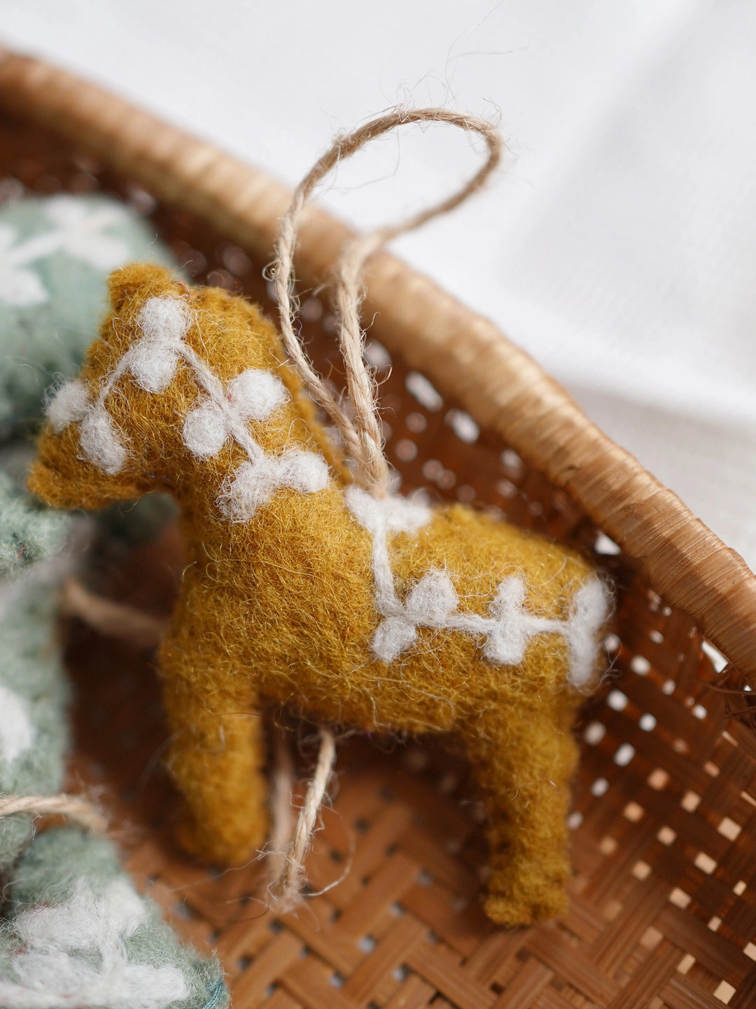 Felted Spring-Leaf Ponys Charm - TRLab Shop