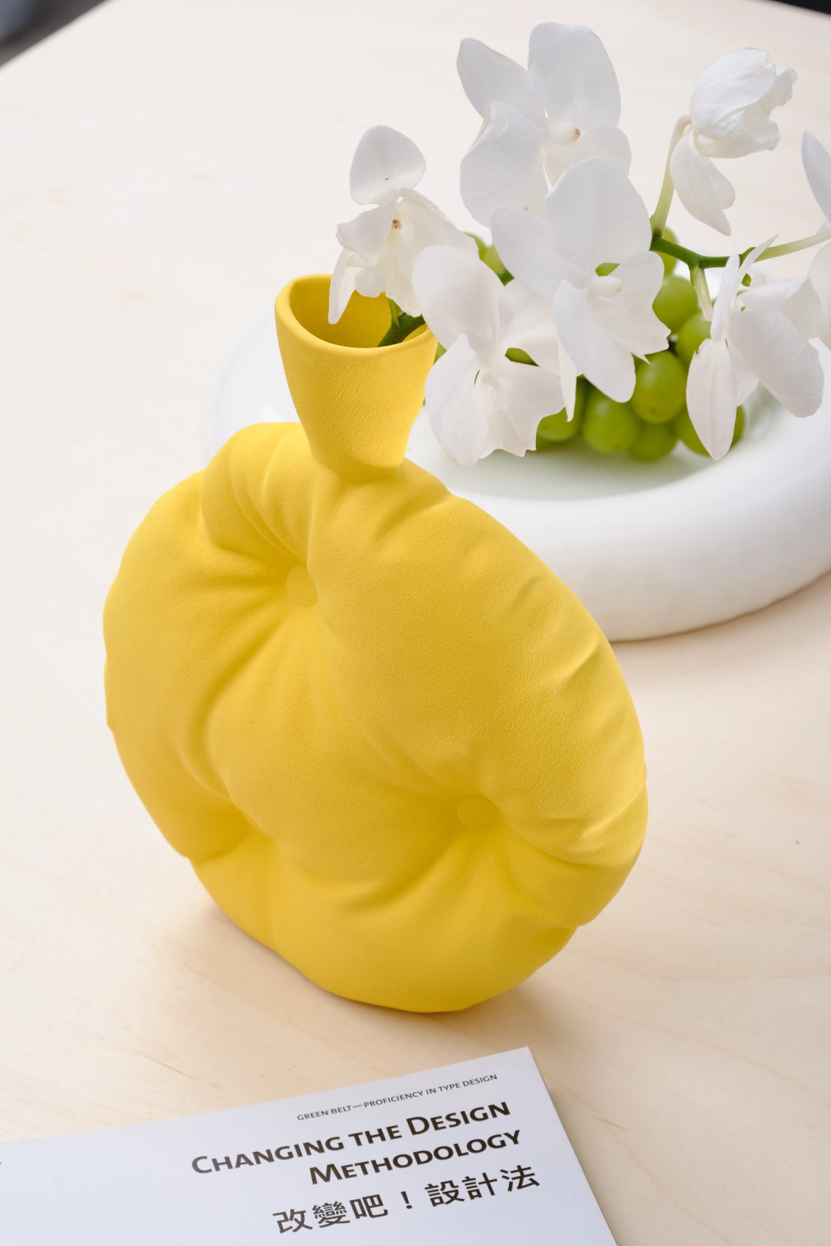 Ceramic Art Cookie Pillow Vase - TRLab Shop