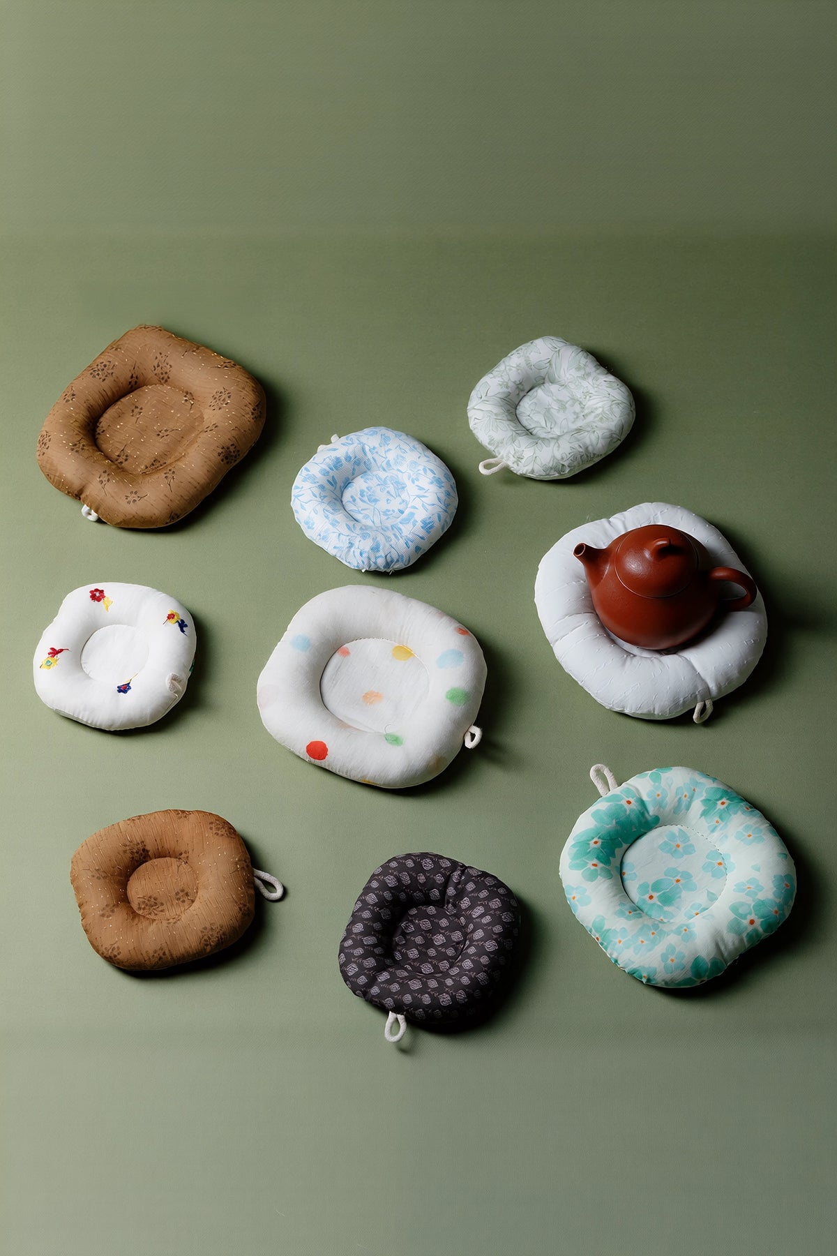 Donut-Shaped Round Storage Mat
