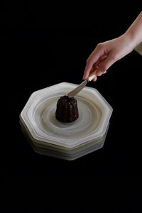 Green octagonal matte glass plate by TRLab Shop, showcasing its geometric shape and smooth matte finish.