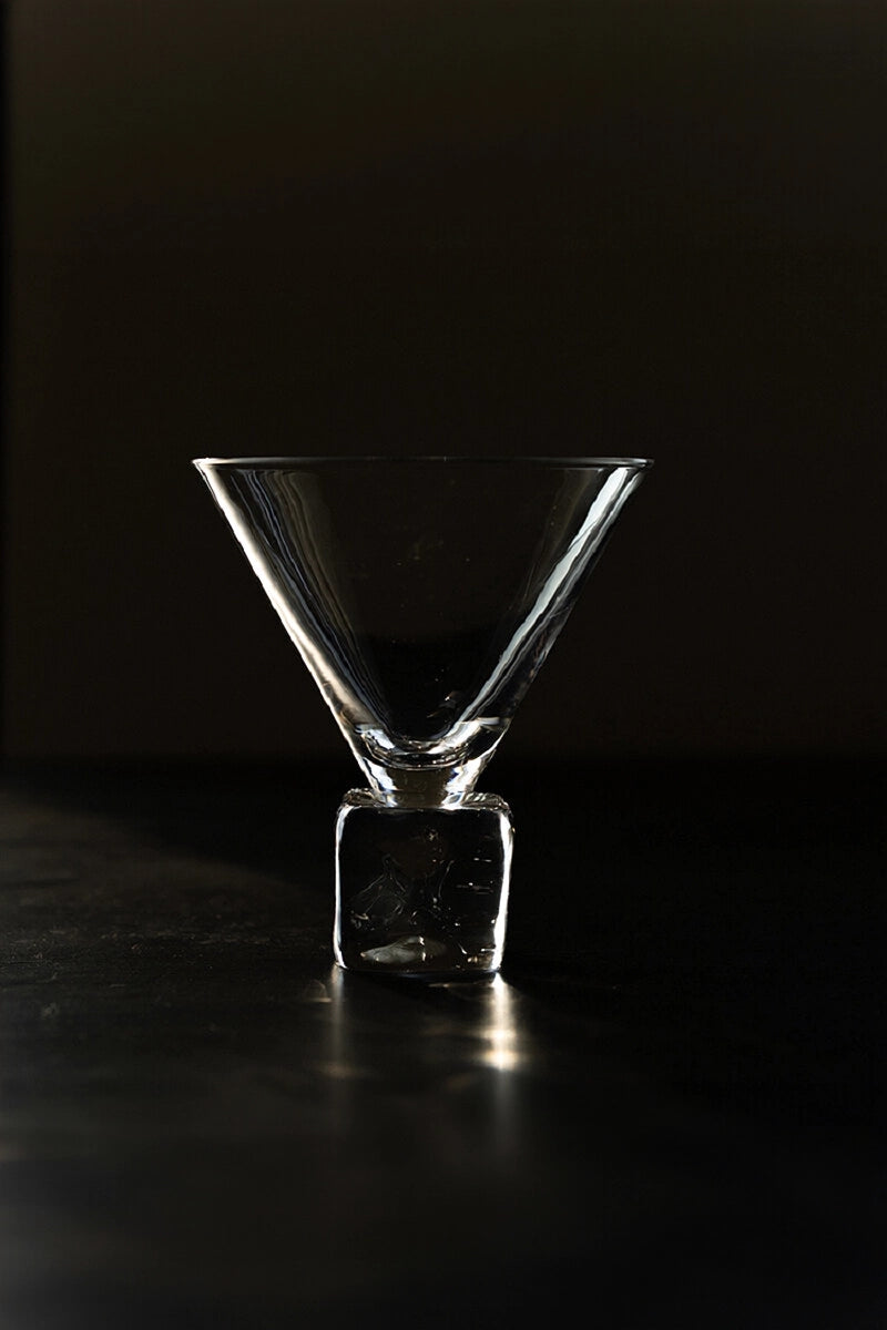 Clear glass wine cup with ice-cube base from TRLab Shop, showcasing a modern design for chilled wine serving.