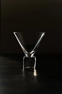 Clear glass wine cup with ice-cube base from TRLab Shop, showcasing a modern design for chilled wine serving.