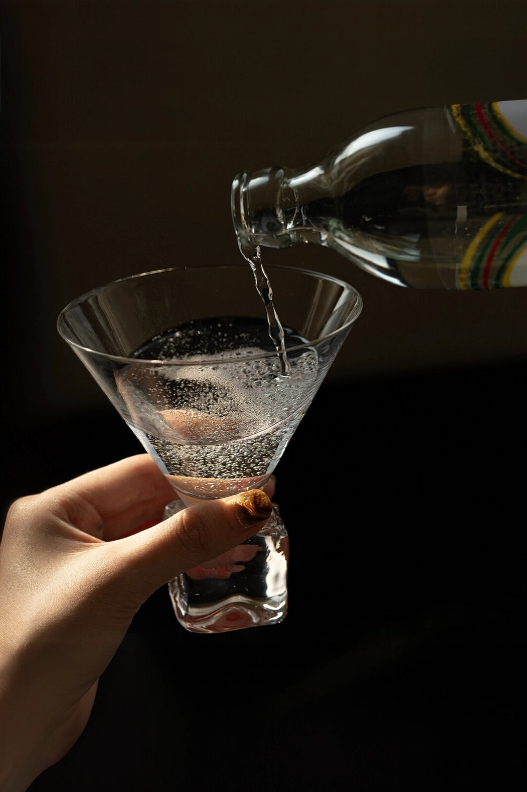 Clear glass wine cup with built-in ice-cube base, designed by TRLab Shop for chilled wine serving.