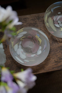 Luminous Fragment Glass Plate by TRLab Shop featuring a vibrant, iridescent glass design with irregular fragment patterns.