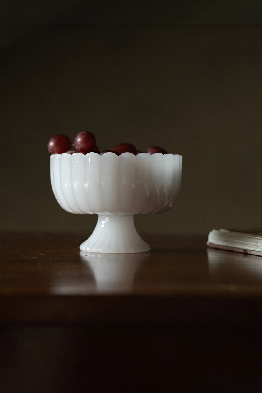 Milky-white glass bowl with smooth rounded edges, perfect for serving or decorative purposes, by TRLab Shop.