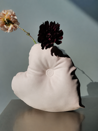 Yifan Renxu Heart Pillow Ceramic Vase Home Decor Gift