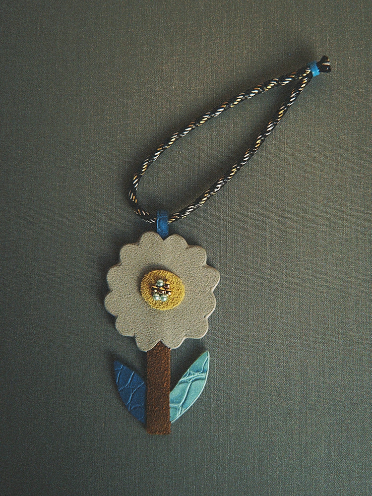 Un jardin de poche - Charm en cuir patchwork floral 3D adorable 