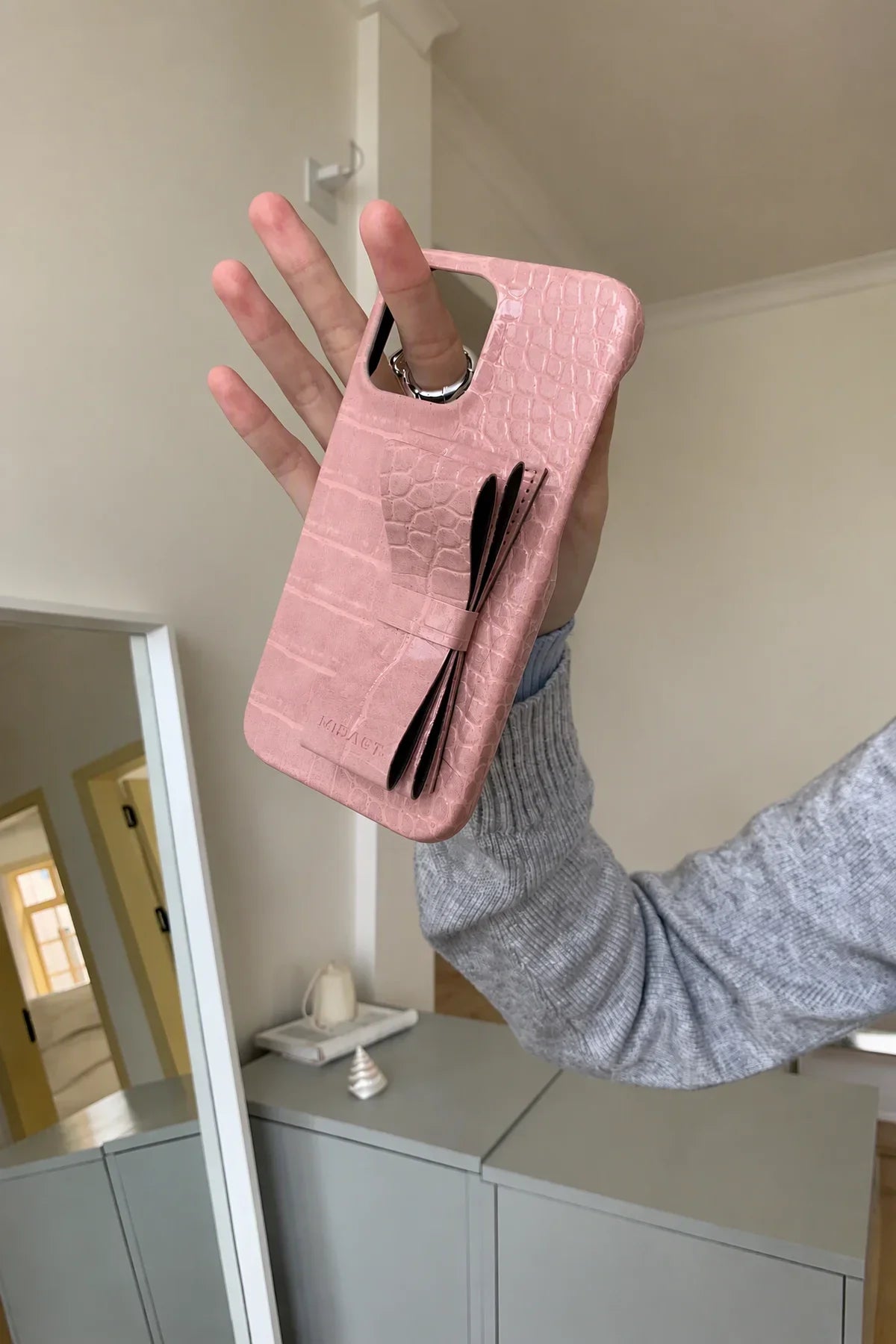 Gift Wrapped Pink Crocodile-Look Phone Case