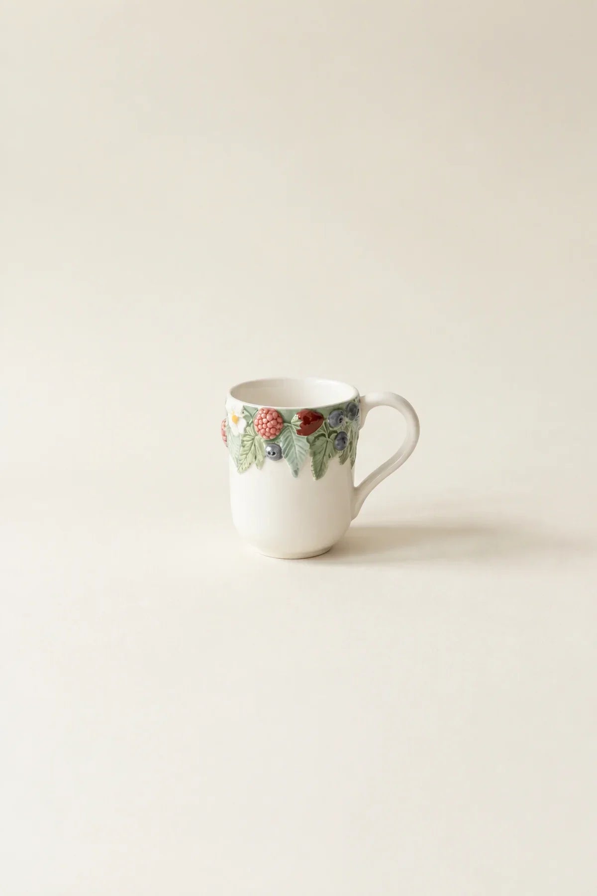 Wild Bramble White Ceramic Teapot