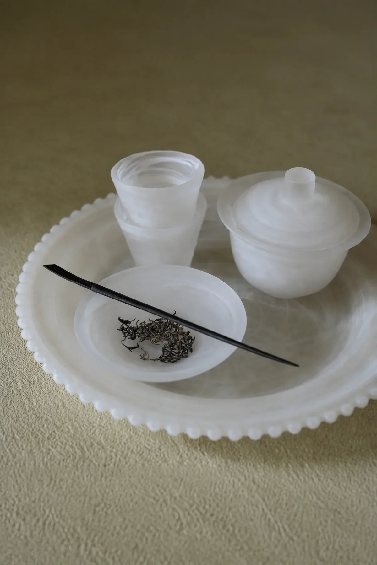 Cloud Current Frosted White Glass Gaiwan Tea Set
