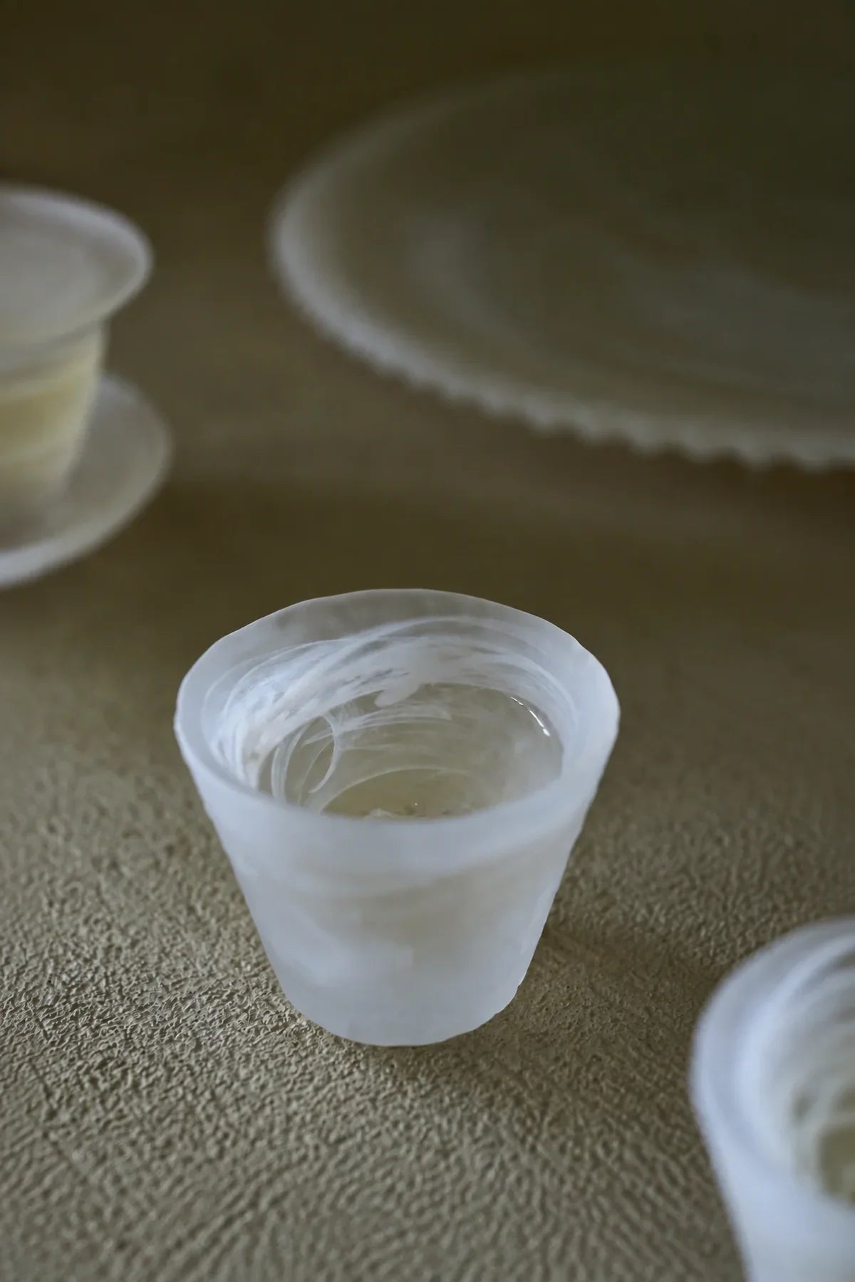 Cloud Current Frosted White Glass Gaiwan Tea Set