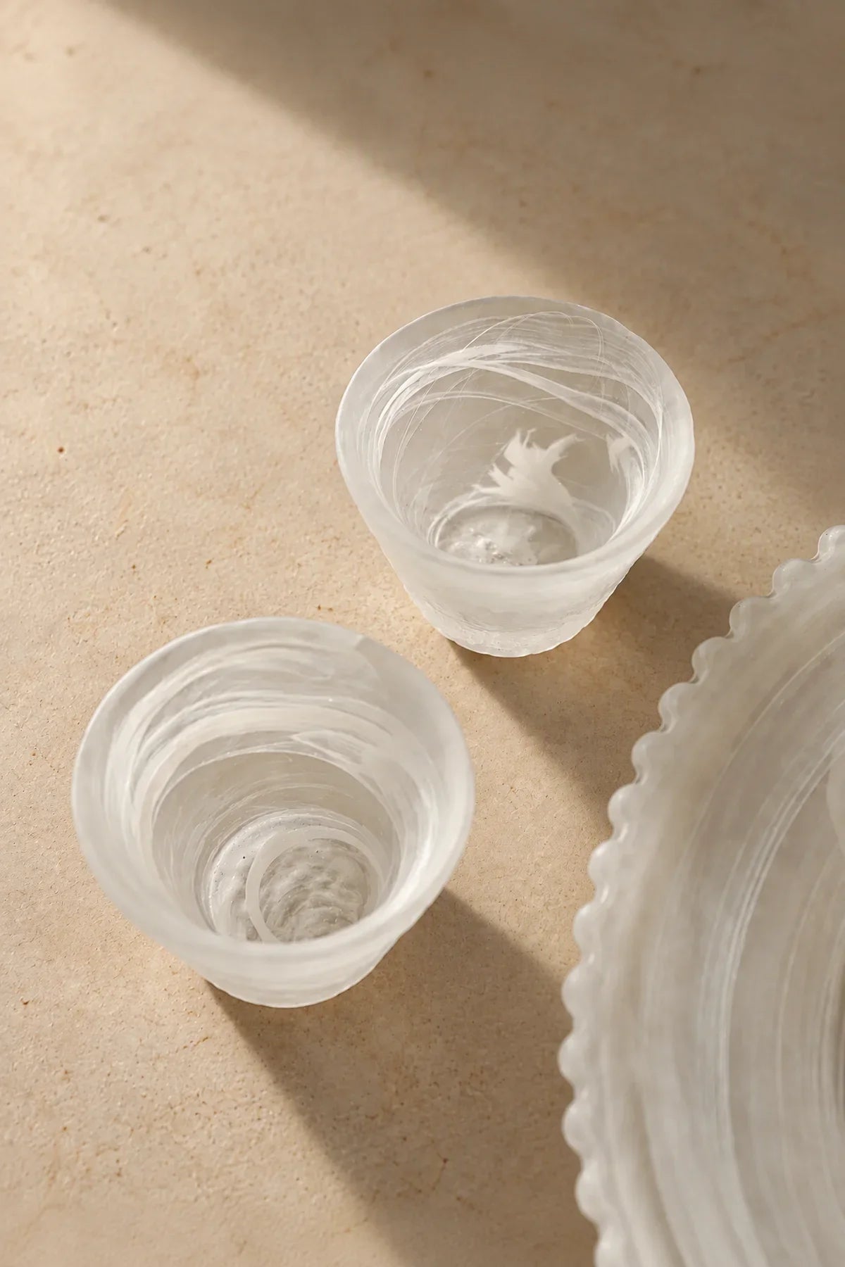 Cloud Current Frosted White Glass Gaiwan Tea Set