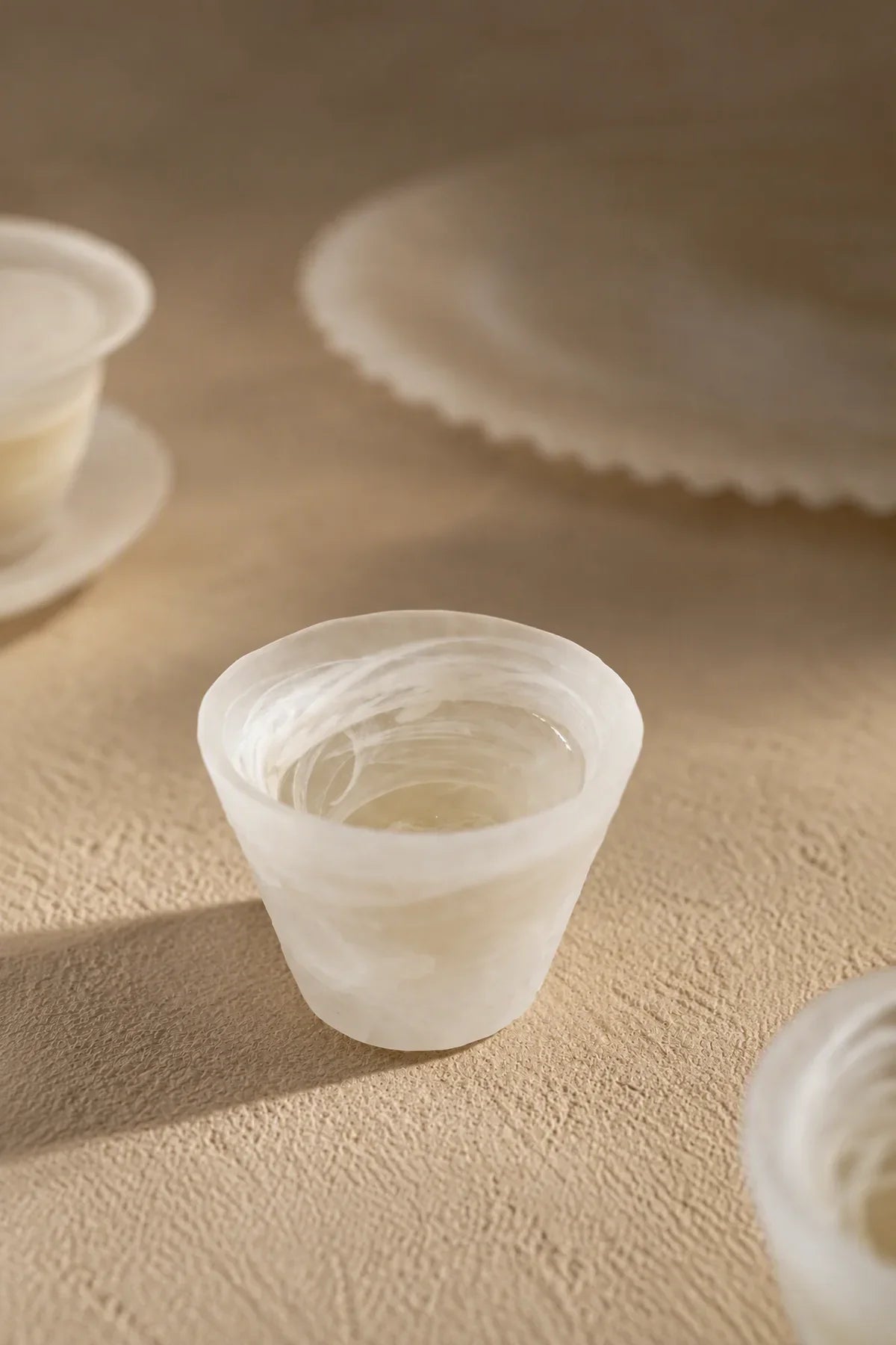 Cloud Current Frosted White Glass Gaiwan Tea Set