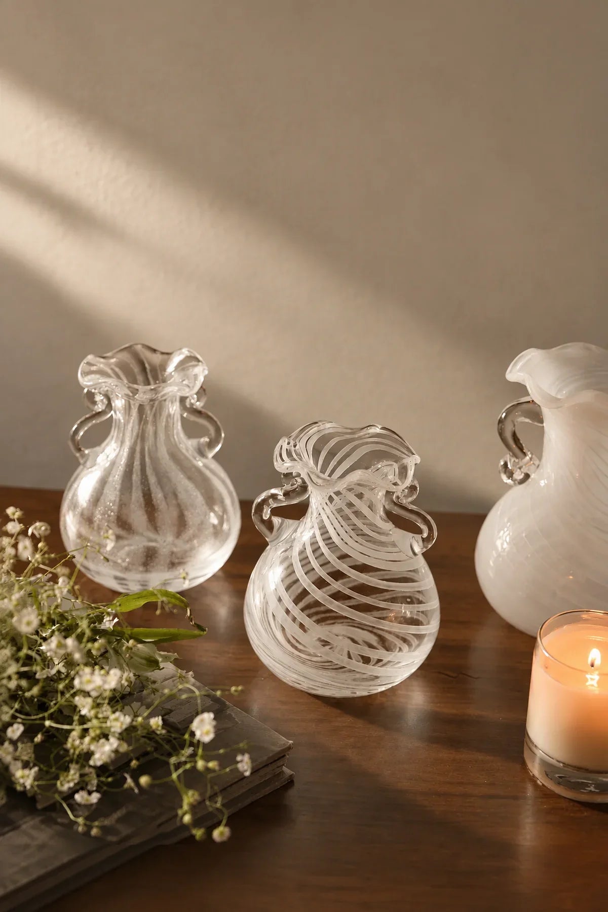 Ribbon Dance White Spiral Glass Flower Vase