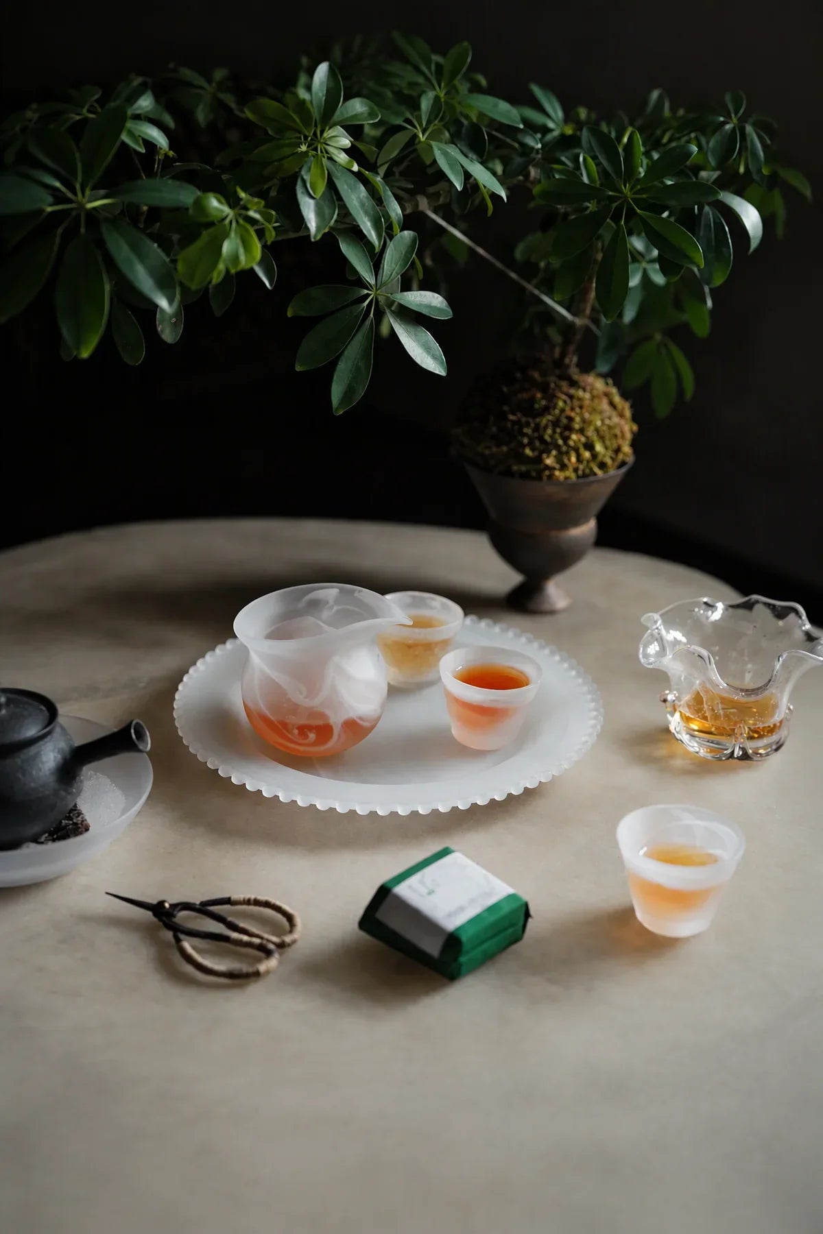 Gathered Petal Clear Seeded Glass Tea Cup