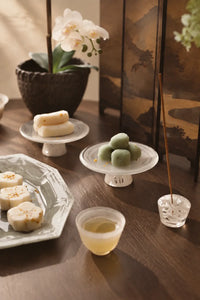 Cloud Current White-Swirl Glass Snack Plate