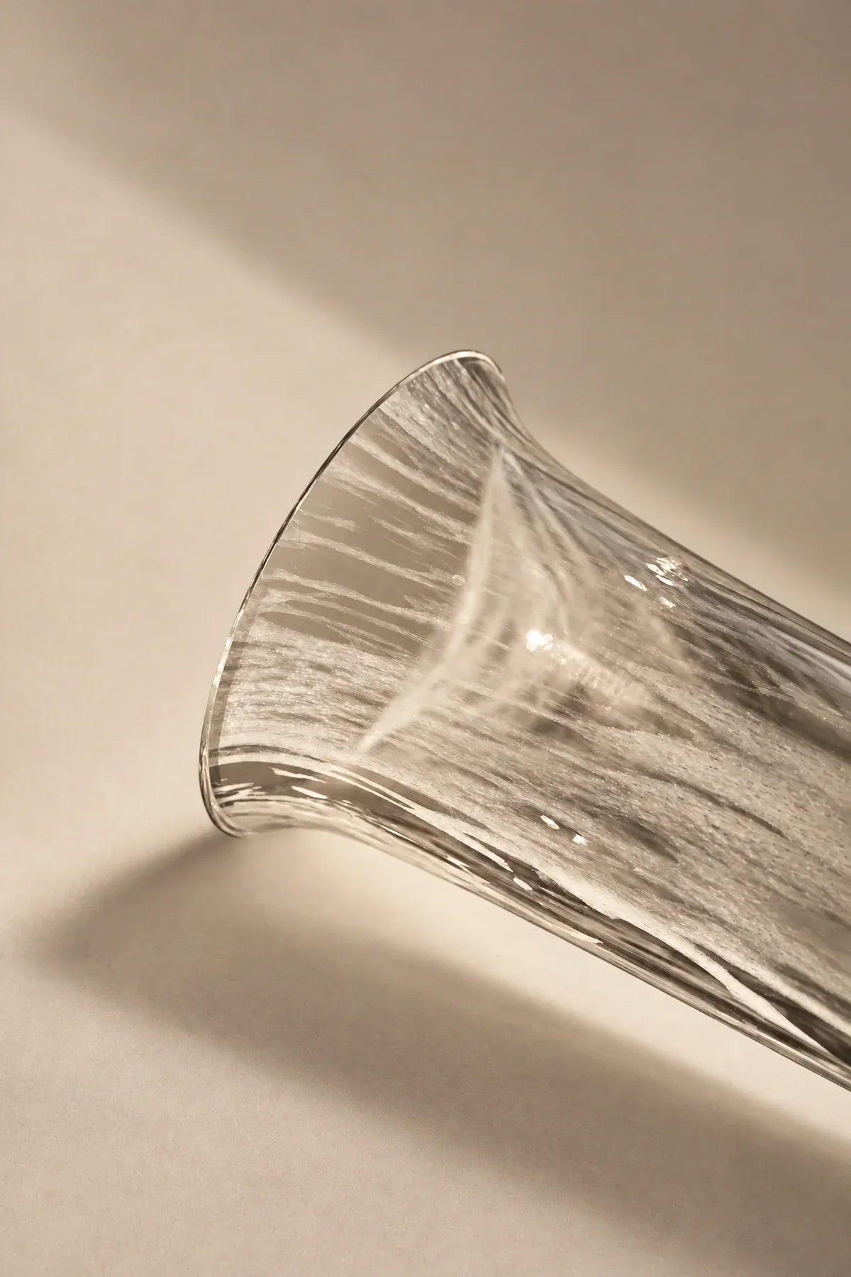 Smoke Current White-Swirl Glass Flower Vase