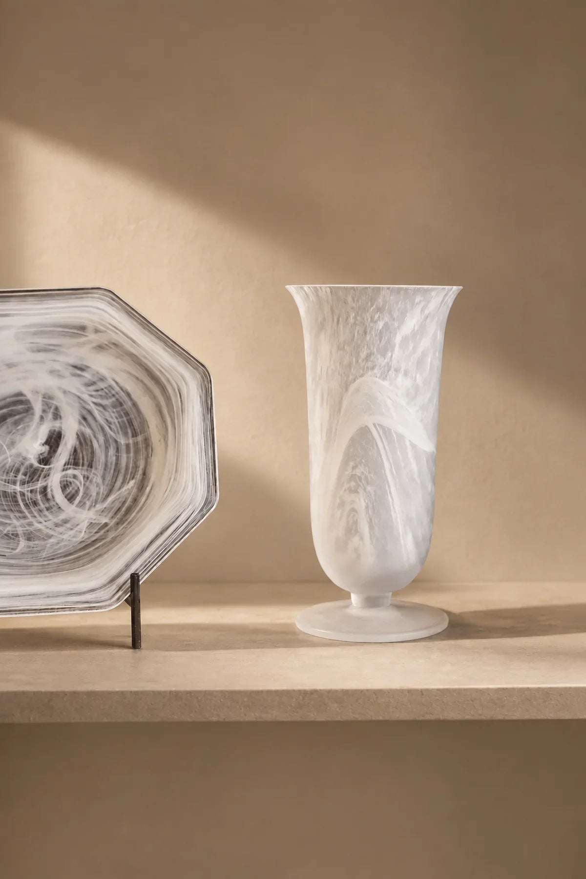 Smoke Current White-Swirl Glass Flower Vase