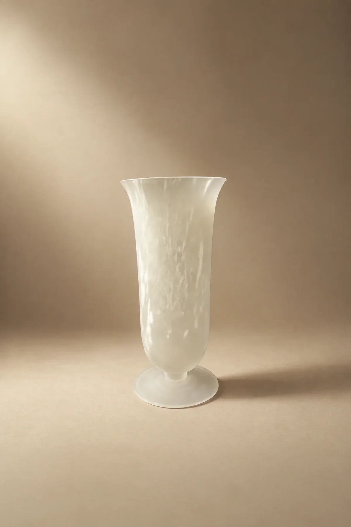 Smoke Current White-Swirl Glass Flower Vase