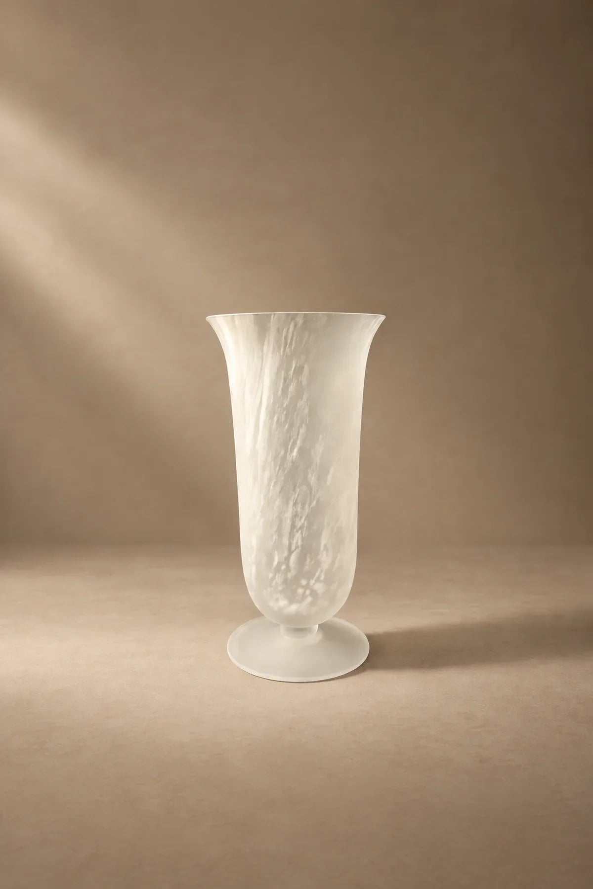 Smoke Current White-Swirl Glass Flower Vase