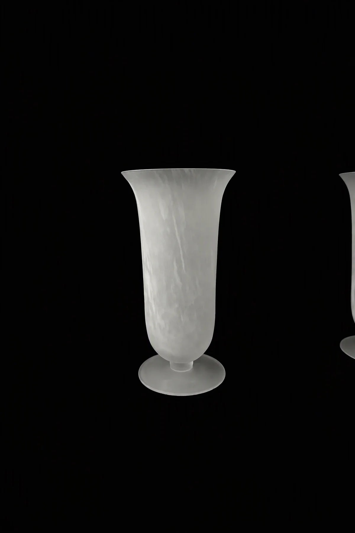 Smoke Current White-Swirl Glass Flower Vase